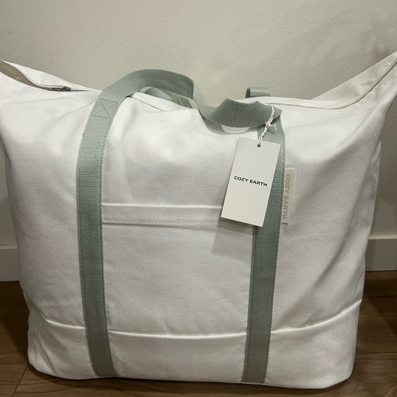 Cozy Earth Bubble Cuddle Cream Throw Oversized Blanket NEW in plastic - Picture 3 of 5